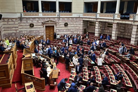 Από την κοινοβουλευτική παρωδία για το σκάνδαλο ΟΠΕΚΕΠΕ στη Βουλή το βράδυ της περασμένης Τετάρτης